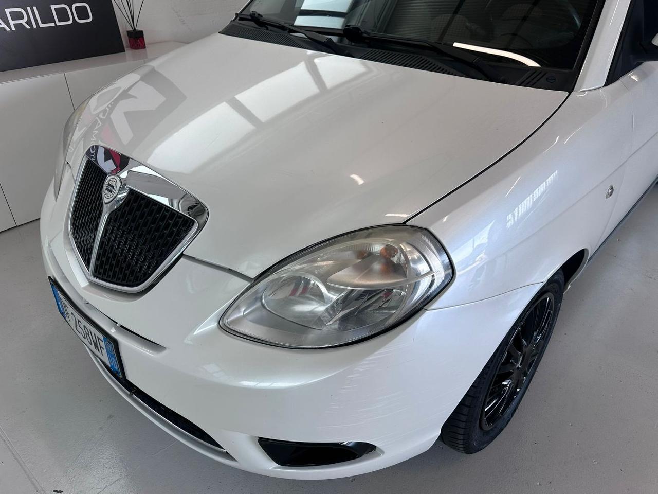 Lancia Ypsilon 3 Porte Ypsilon 1.2 8v Argento