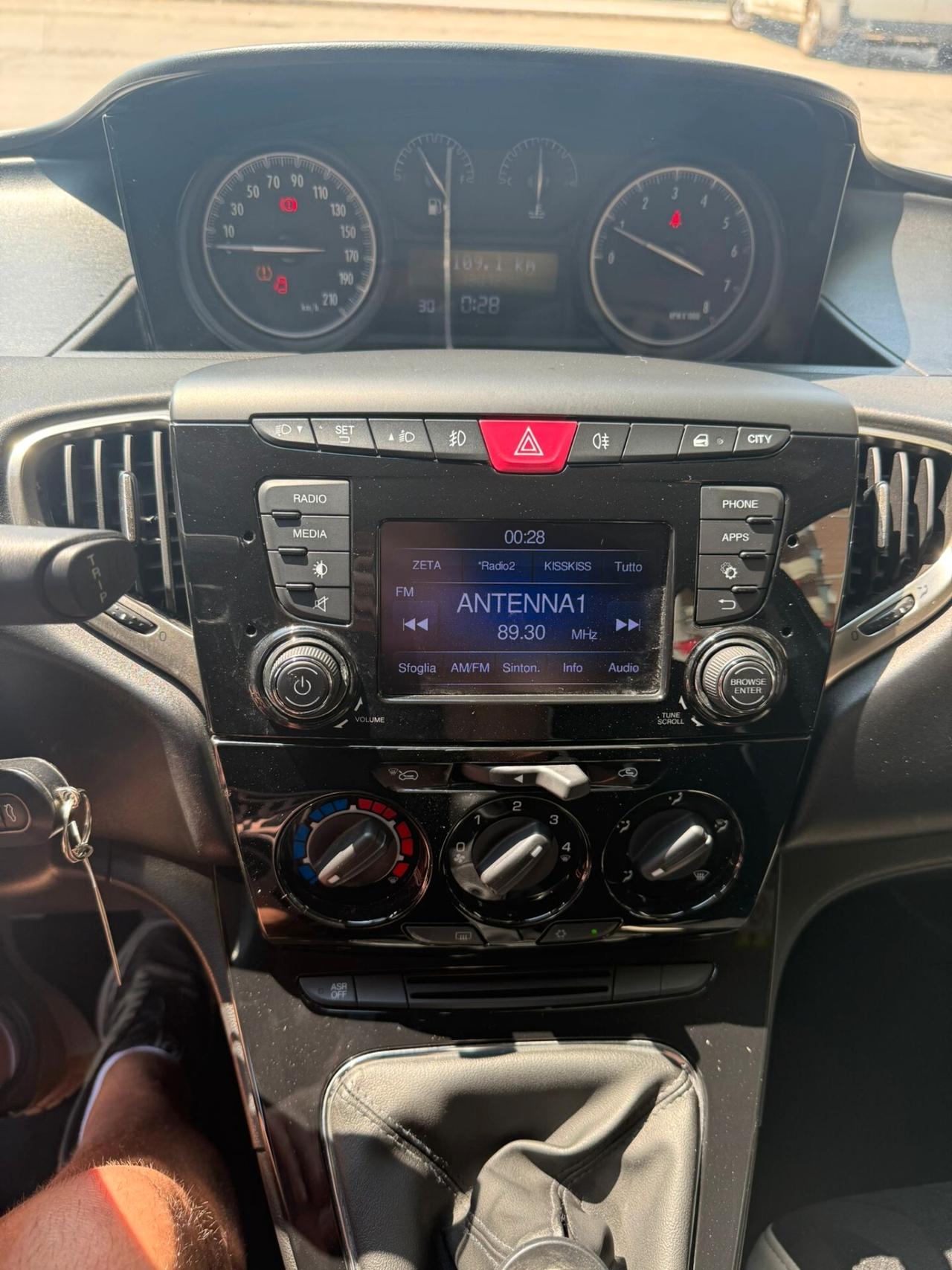 Lancia Ypsilon 1.2 69 CV 5 porte GPL Ecochic Platinum