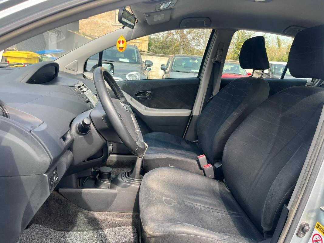 Toyota Yaris 1.0 Sol 5p