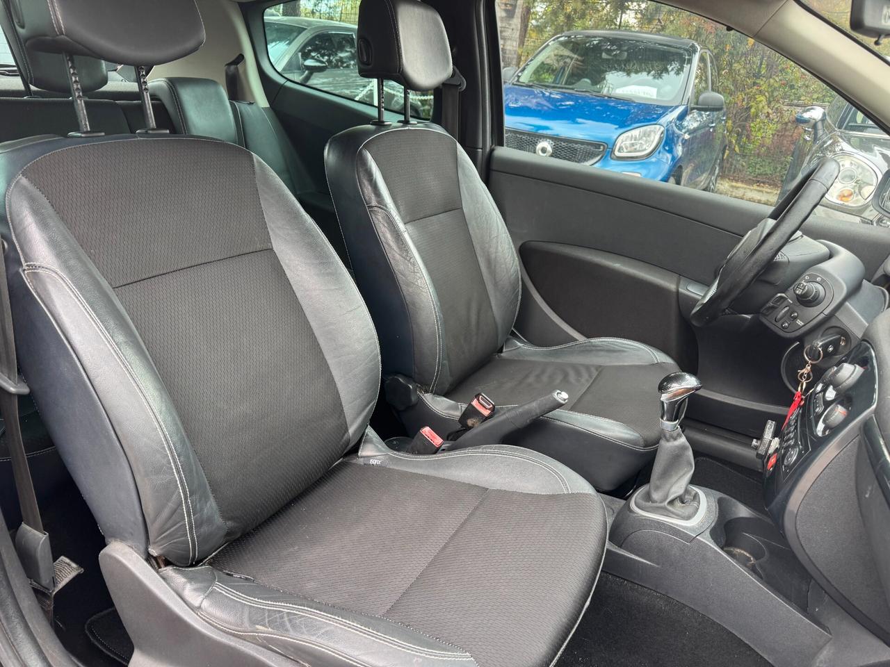 Renault Clio 1.2 16V 3 porte Le Iene