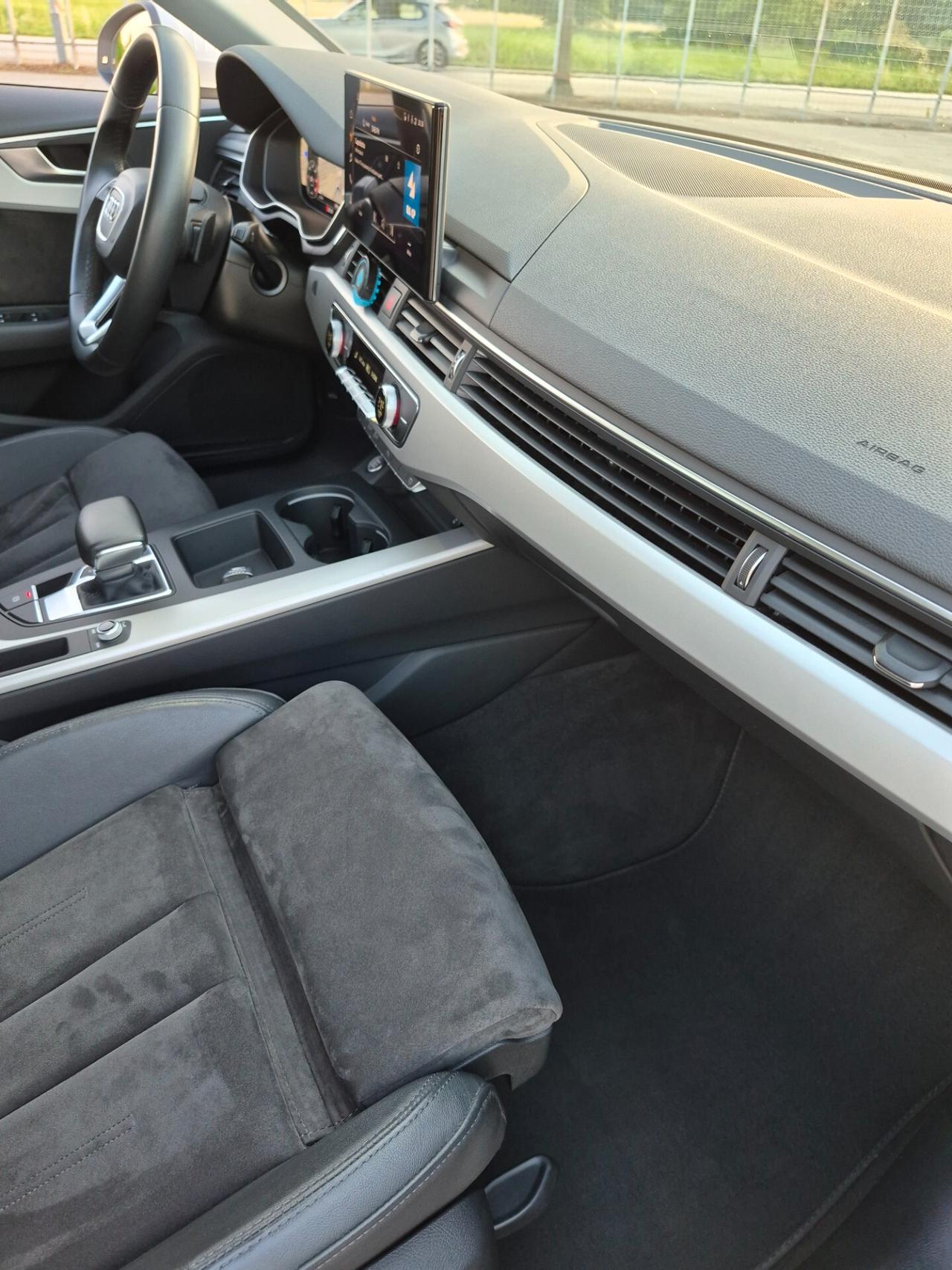 Audi A4 Avant 30 TDI/136 CV S tronic Business Advanced