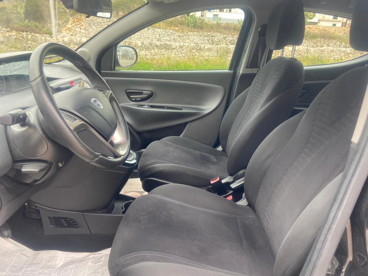 Lancia Ypsilon 1.2 69 CV 5 porte Platinum