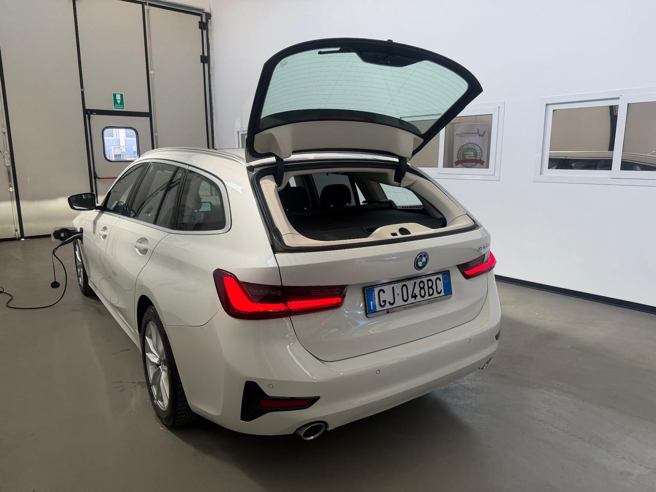 Bmw 320e Touring Business Advantage