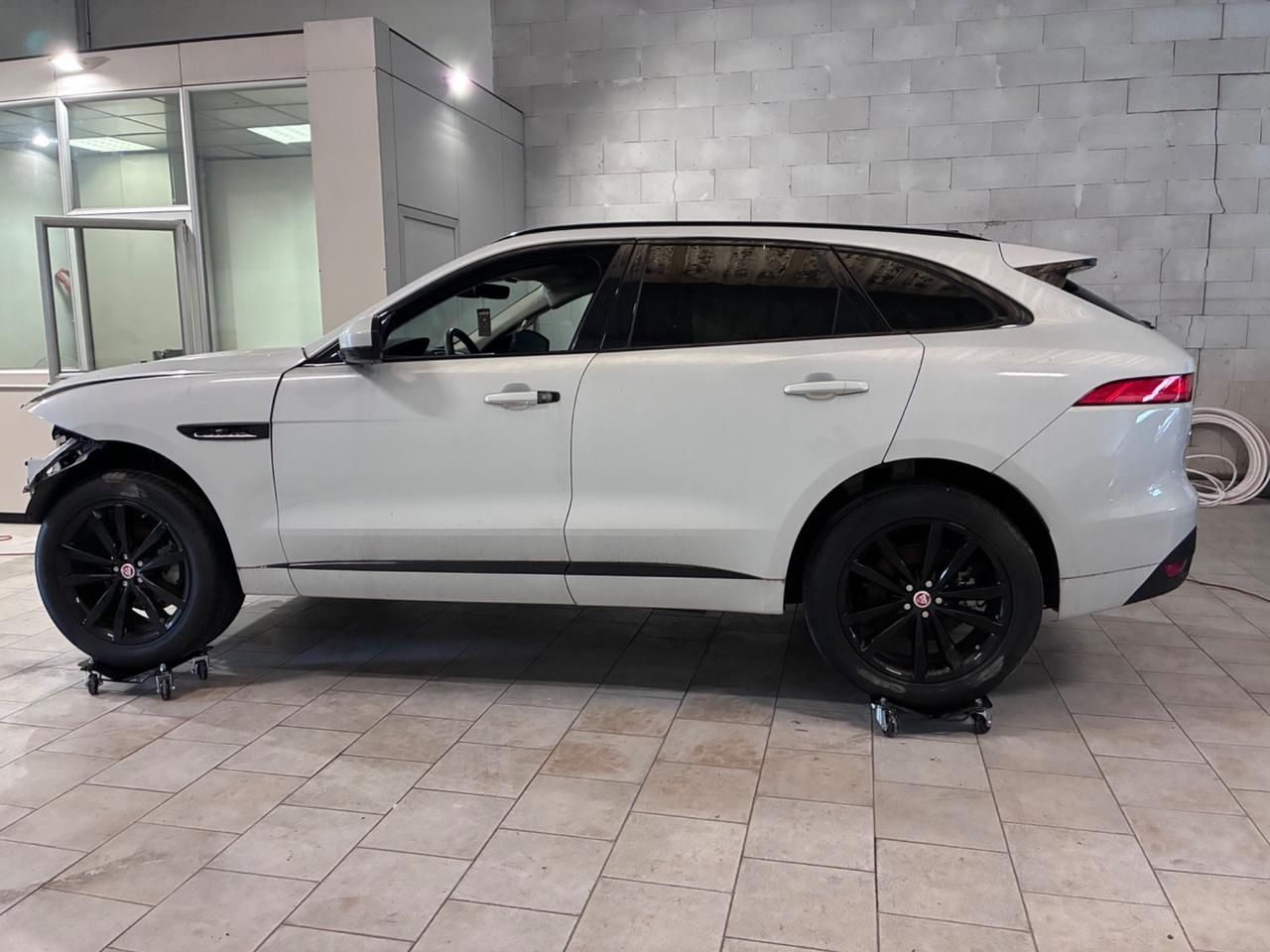 Jaguar F-Pace 2.0 D 180 CV AWD aut. R-Sport