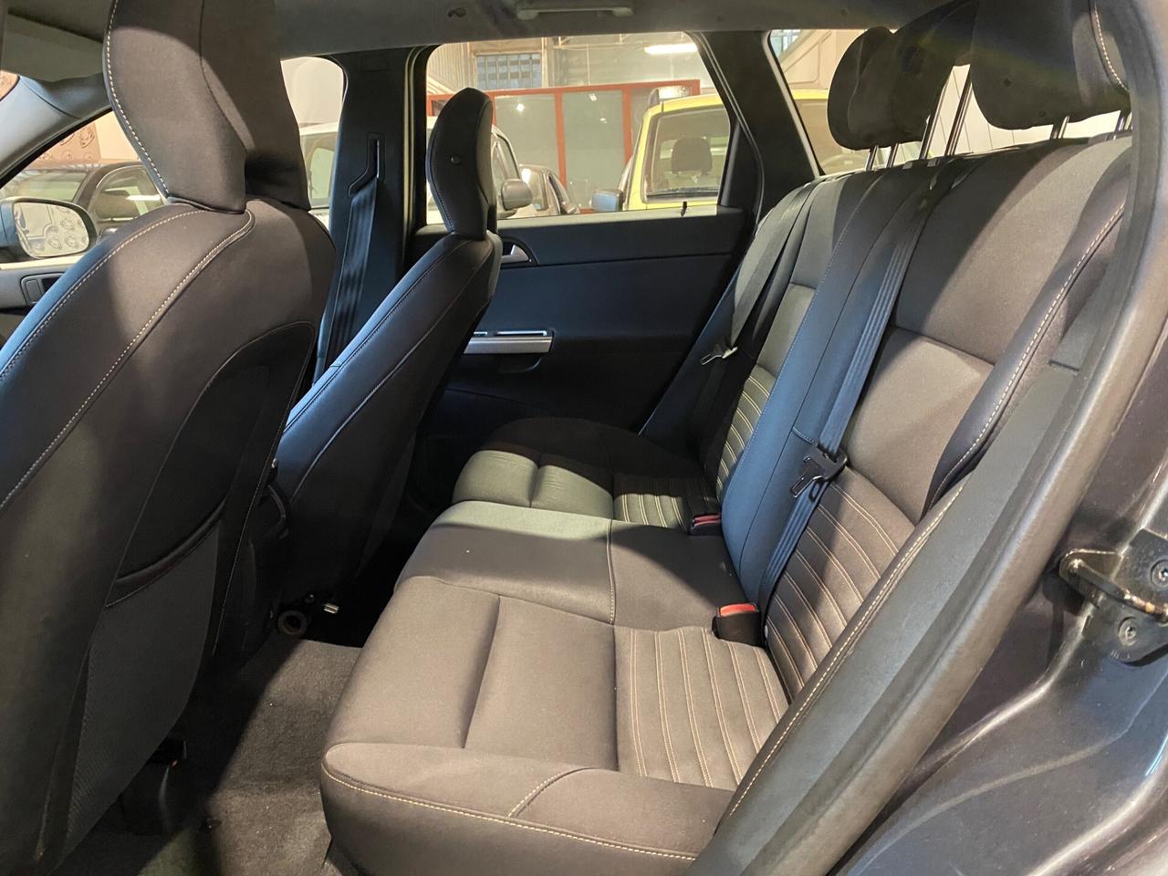 Volvo V50 1.6D 2012 • Spaziosa e sicura