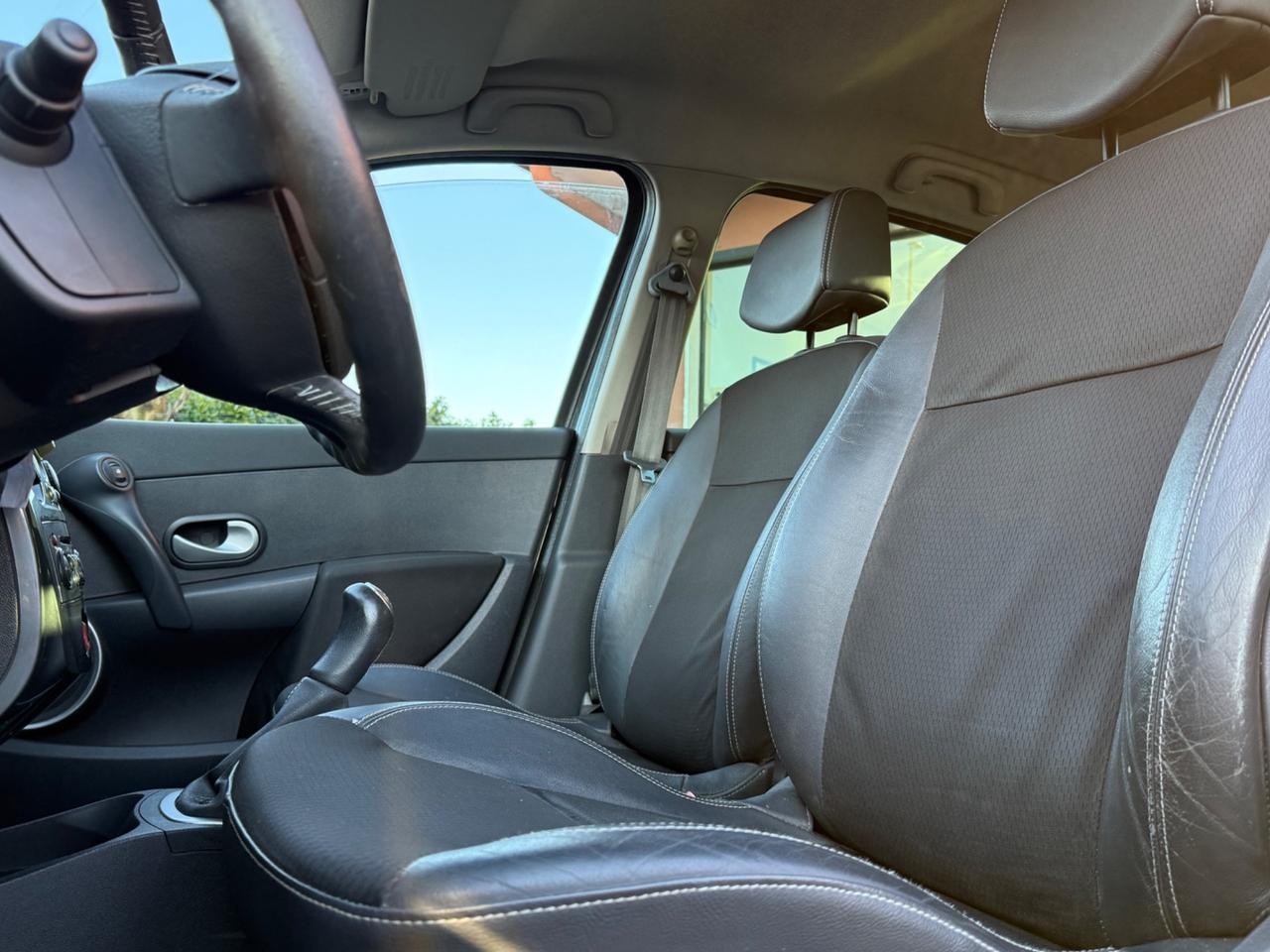 Renault Clio 1.2 16V 5 porte Le Iene