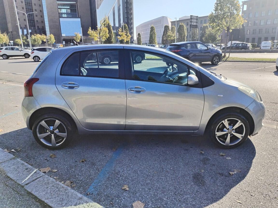 Toyota Yaris 1.0 5 porte 10/2007 km 140000 tagliando pre-consegna