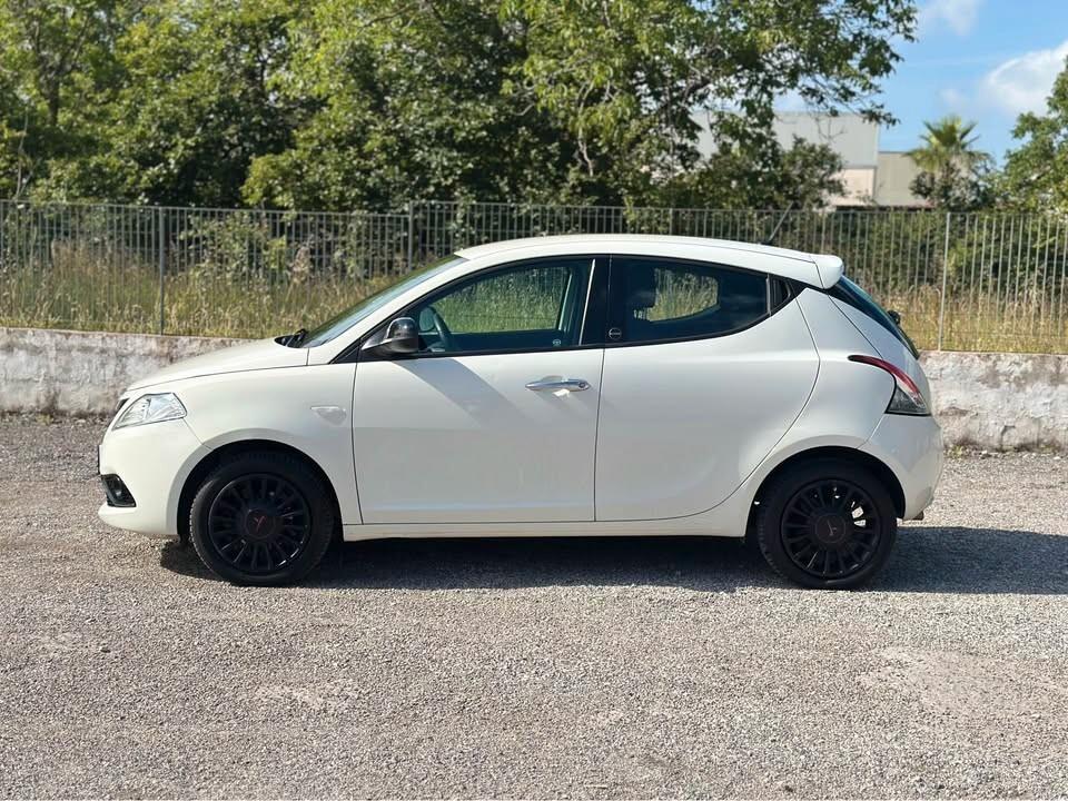 Lancia Ypsilon 1.0 FireFly 5 porte S&S Hybrid Ecochic Gold 2021