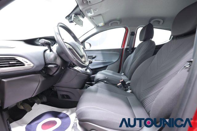 LANCIA Ypsilon 1.0 FIREFLY 5 PORTE S&S HYBRID GOLD FARI LED