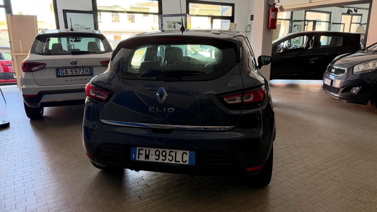 Renault Clio TCe 12V 90 CV Moschino Intens