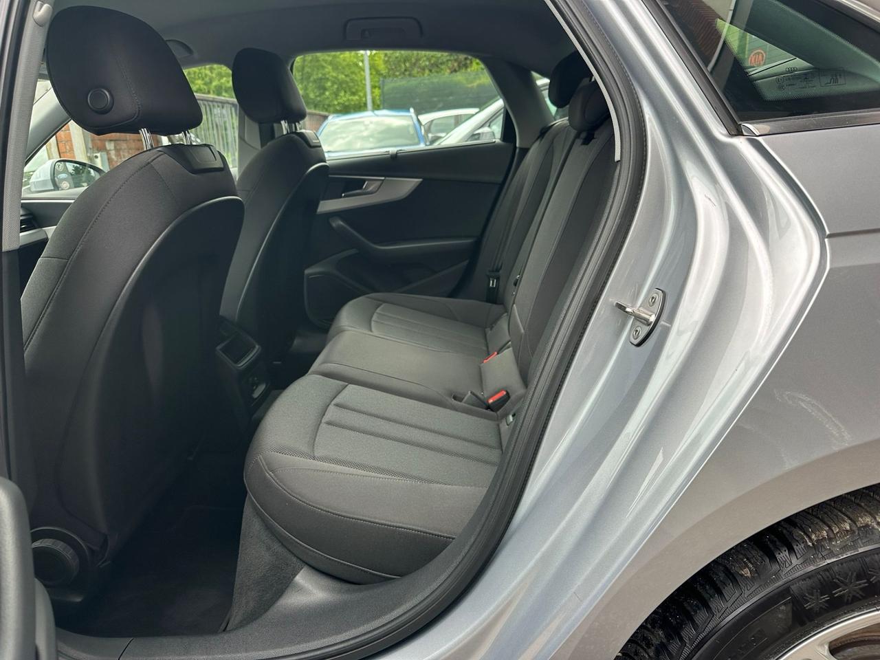 Audi A4 Avant 30 TDI/136 CV S tronic Business Advanced