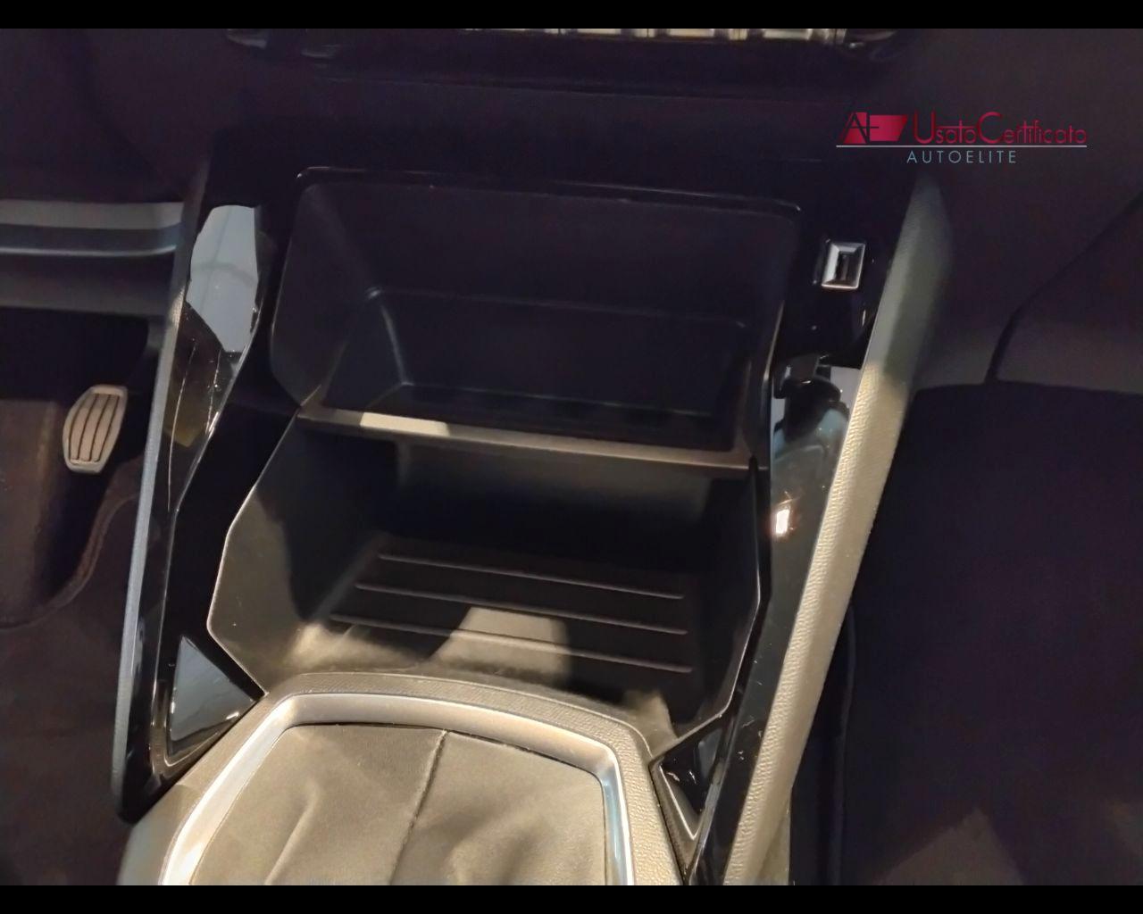 PEUGEOT 2008 BlueHDi 110 S&S Active