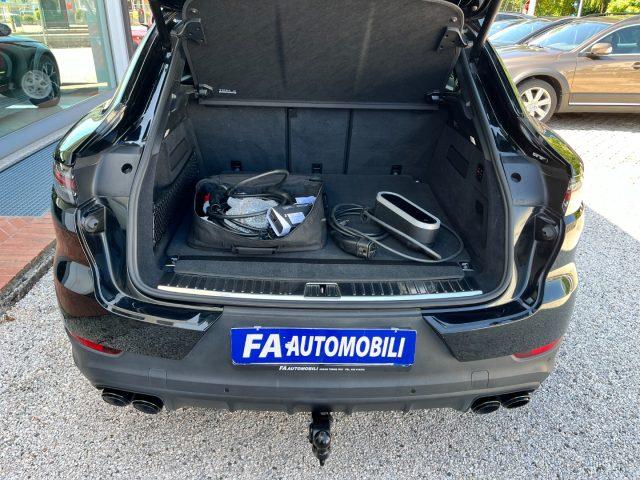 PORSCHE Cayenne Coupé 3.0 V6 E-Hybrid Platinum Edition