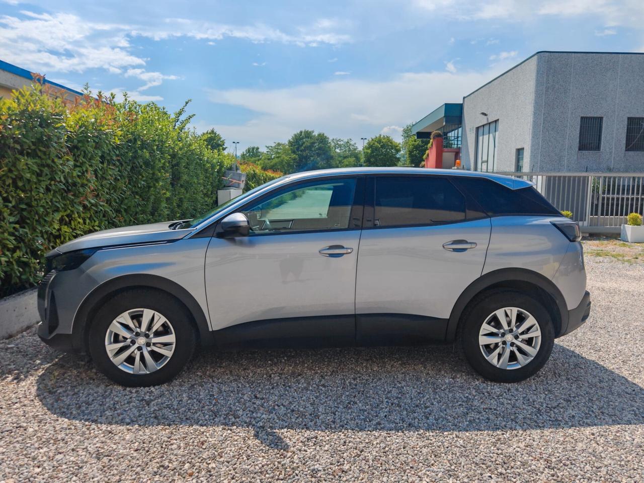 Peugeot 3008 1.5 130CV UNIPROPRIETARIO KM VERI GARANZIA 24 MESI OK NEOPATENTATI