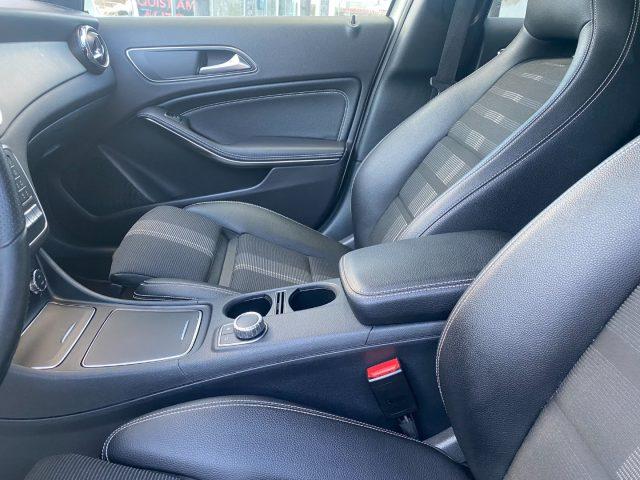 MERCEDES-BENZ GLA 200 d Automatic 4Matic Sport