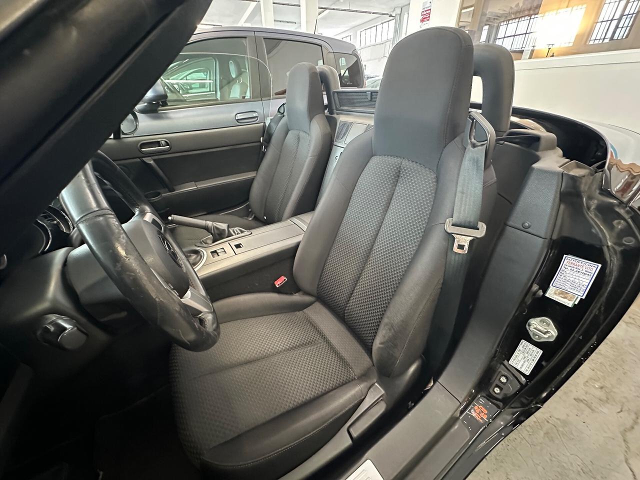 Mazda MX-5 Roadster Coupé 1.8L Wind