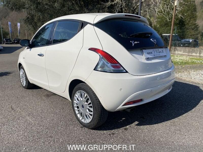Lancia Ypsilon 1.2 69 CV 5 porte Silver