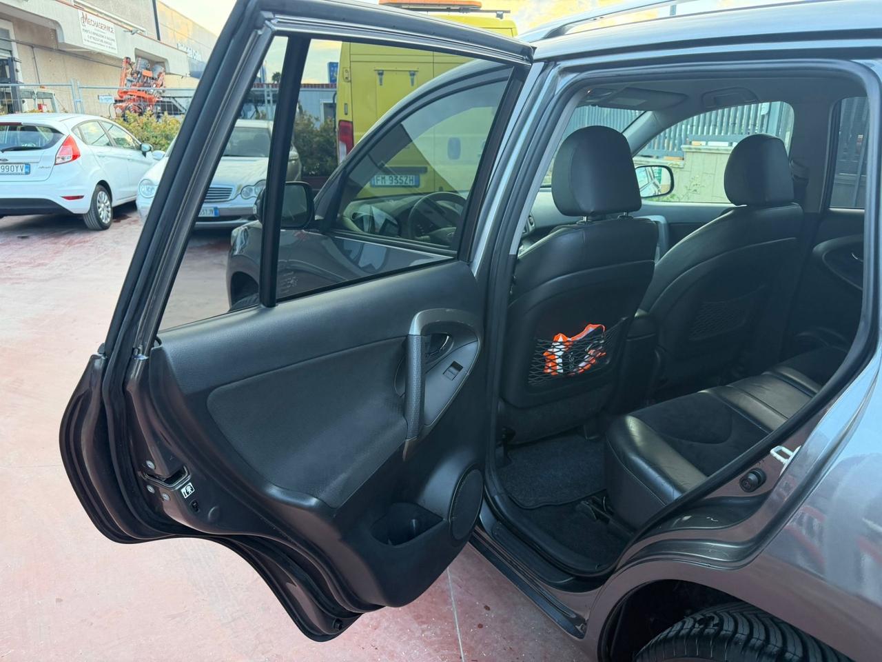 Toyota RAV 4 RAV4 2.2 D-4D 150 CV Lounge