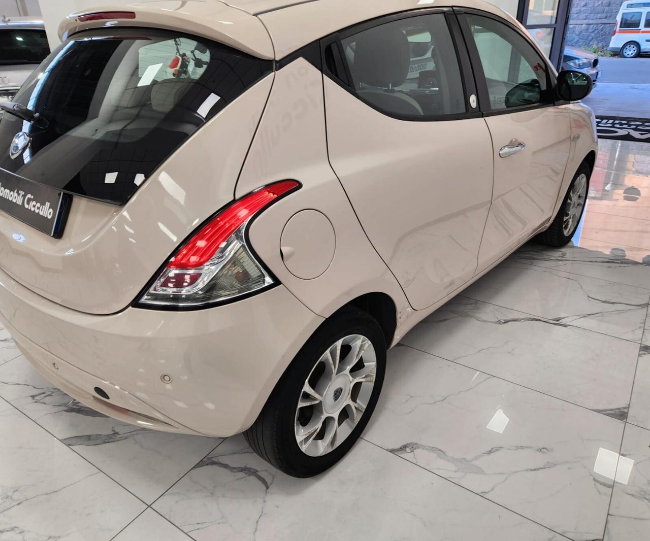 Lancia Ypsilon BENZ-GPL