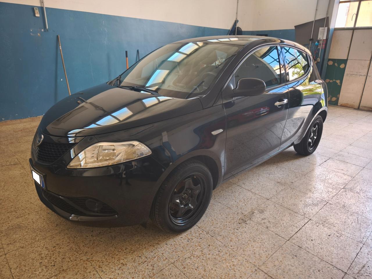 Lancia Ypsilon Hybrid Ecochic Gold ALLUVIONATA
