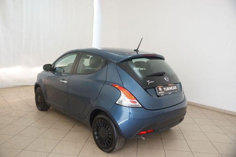 Lancia Ypsilon 1.0 FireFly 5 porte S&S Hybrid Silver