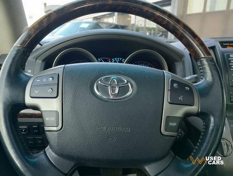 Toyota Land Cruiser V8 Land Cruiser V8 4.5 D4-D 5 posti