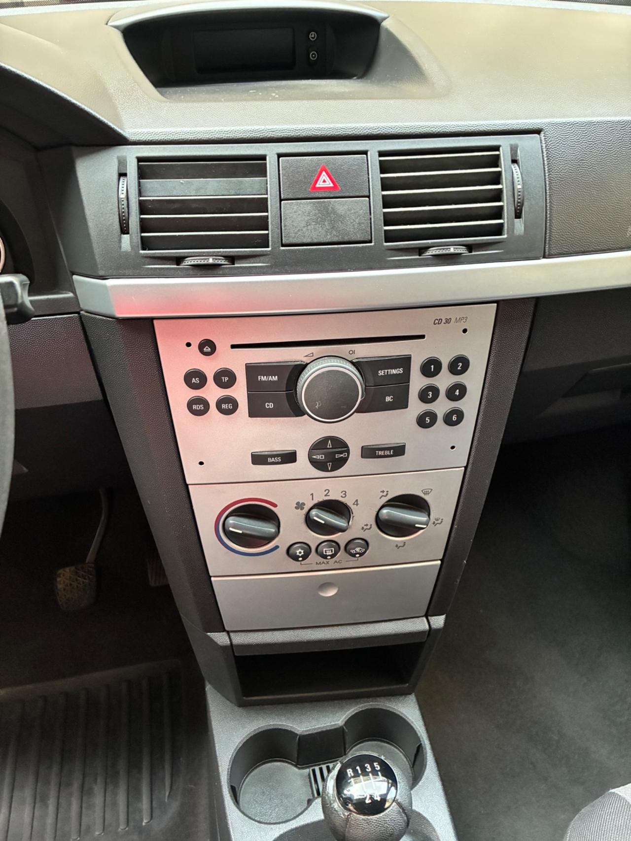 Opel Meriva benz. Euro 4- SOLI 112.000 Km