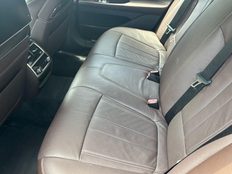 BMW Serie 7 740e Luxury autom.