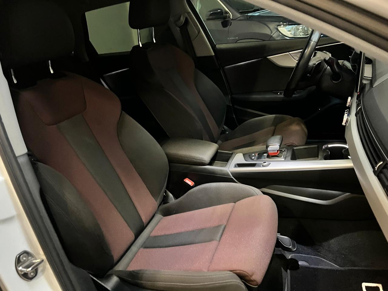 Audi A4 Avant 40 g-tron S tronic line edition