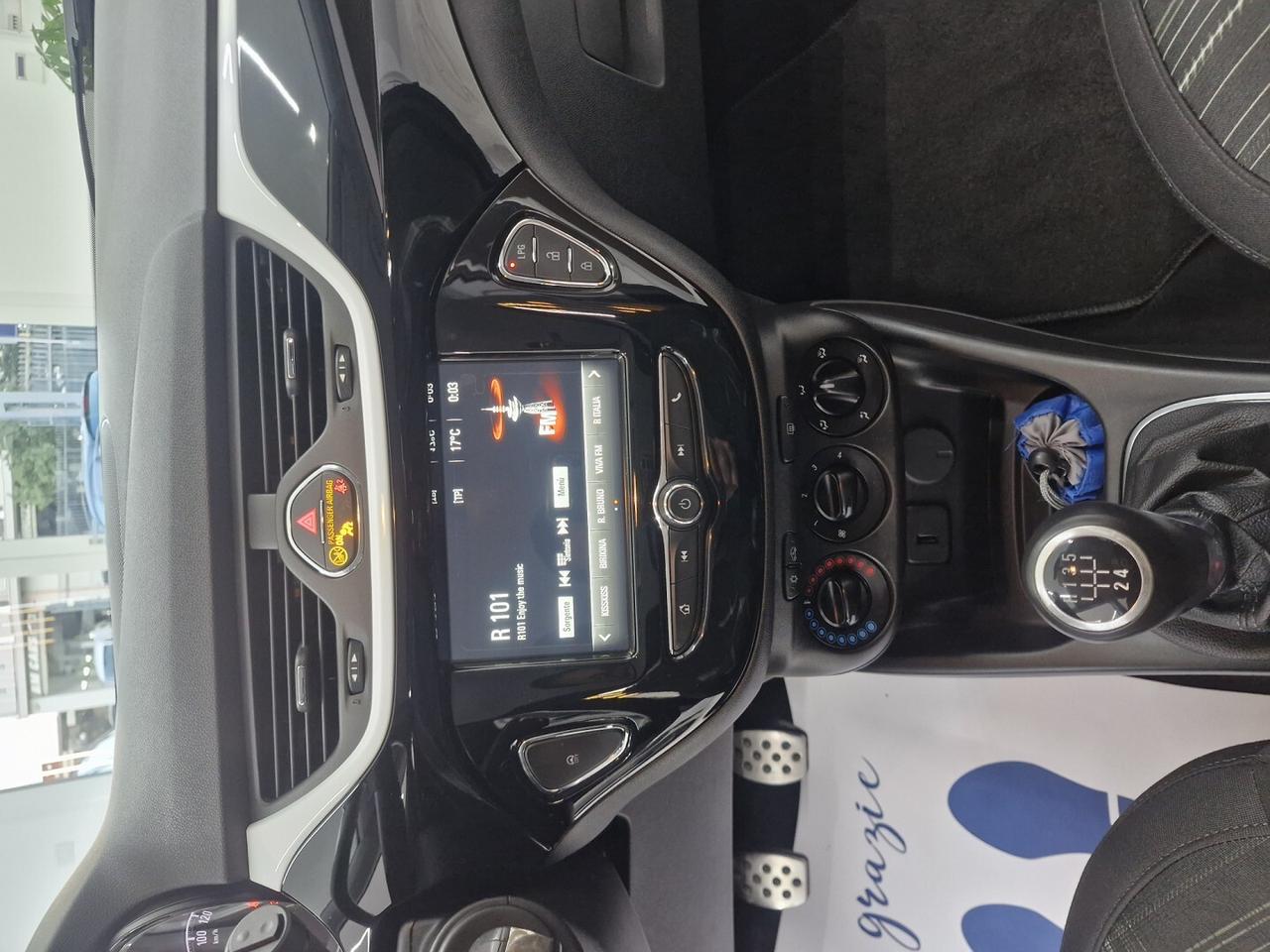 OPEL CORSA 1.4 GPL 5 PORTE BI-COLOR ANNO 11/2017