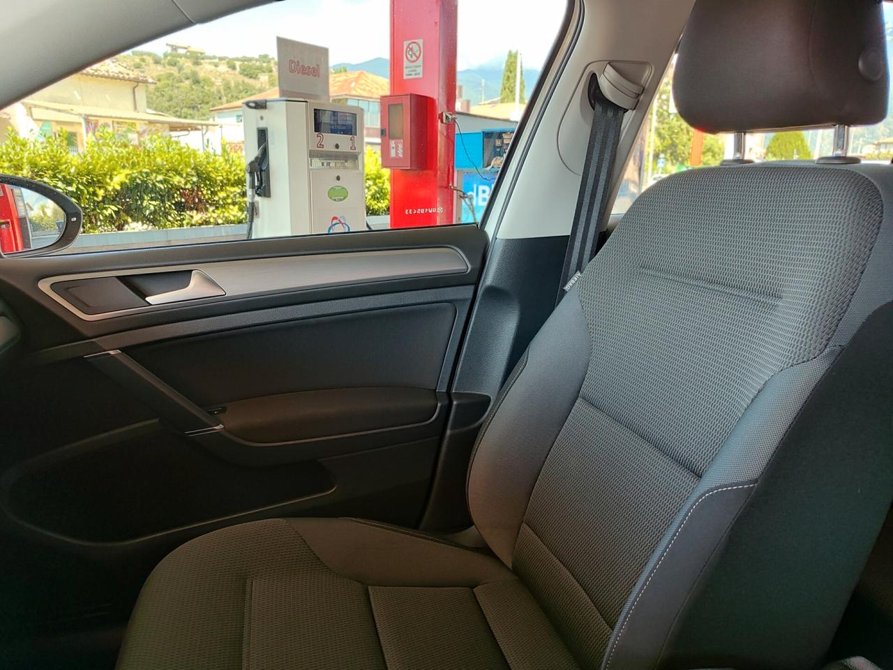 Volkswagen Golf 1.6 DSG ANNO 2016 OK NEOP