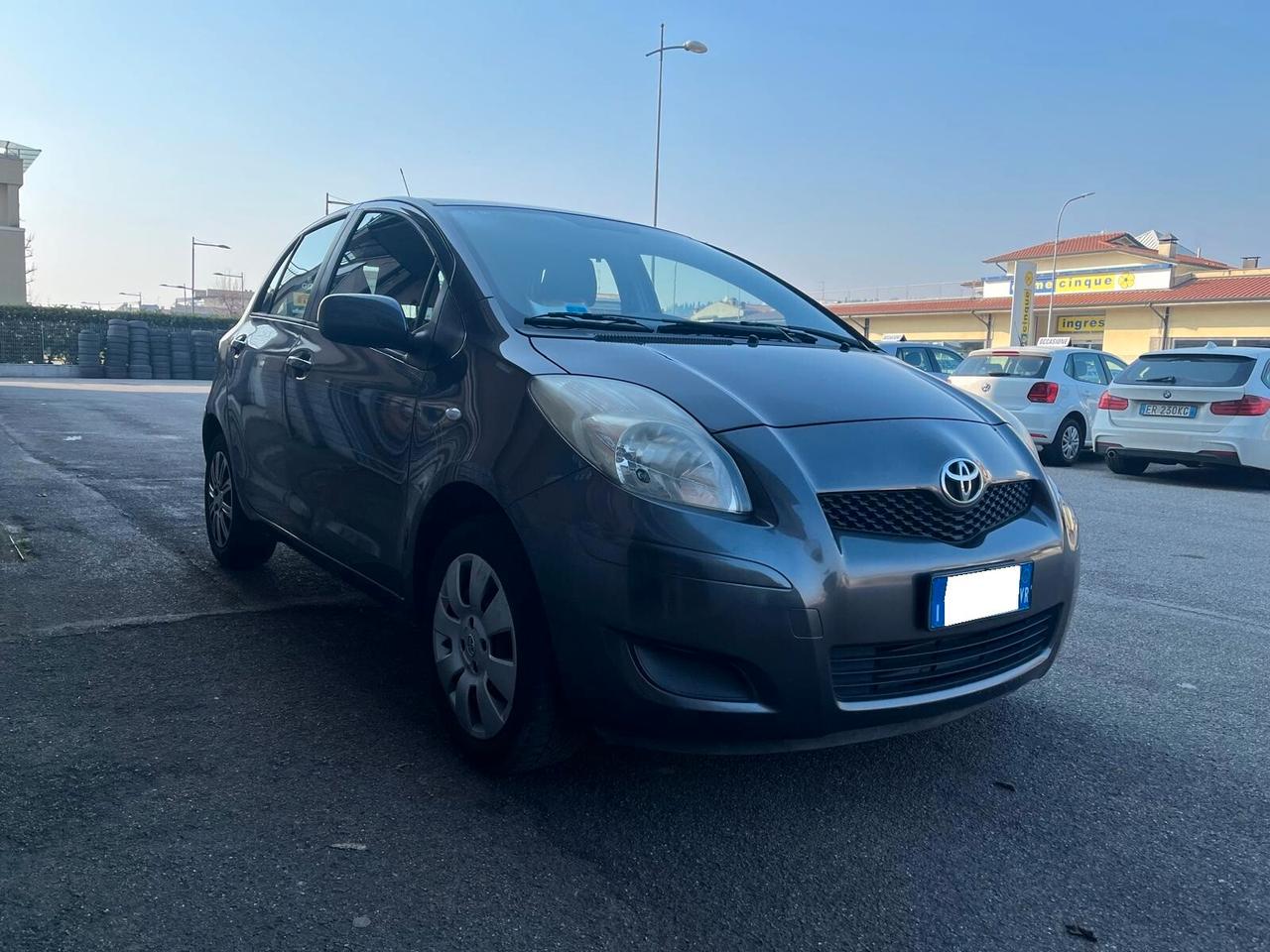 Toyota Yaris Yaris 5p 1.0 - NEOPATENTATI OK - UNICOPROPRIETARIO