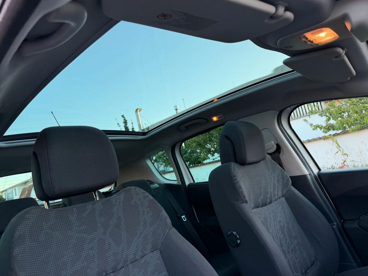 Peugeot 3008 1.6 HDi 115CV Business