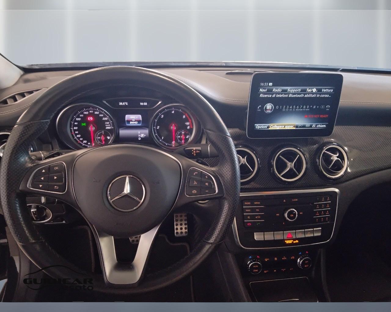 Mercedes-Benz GLA-X156 2017 - GLA 200 d Night Edition auto