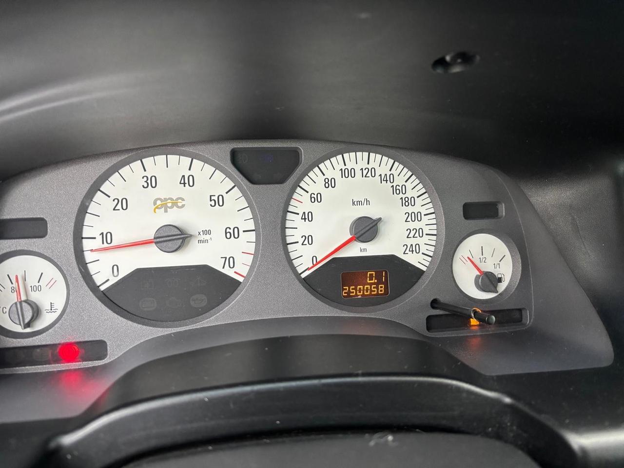 Opel Zafira 2.0 Turbo 16V cat OPC