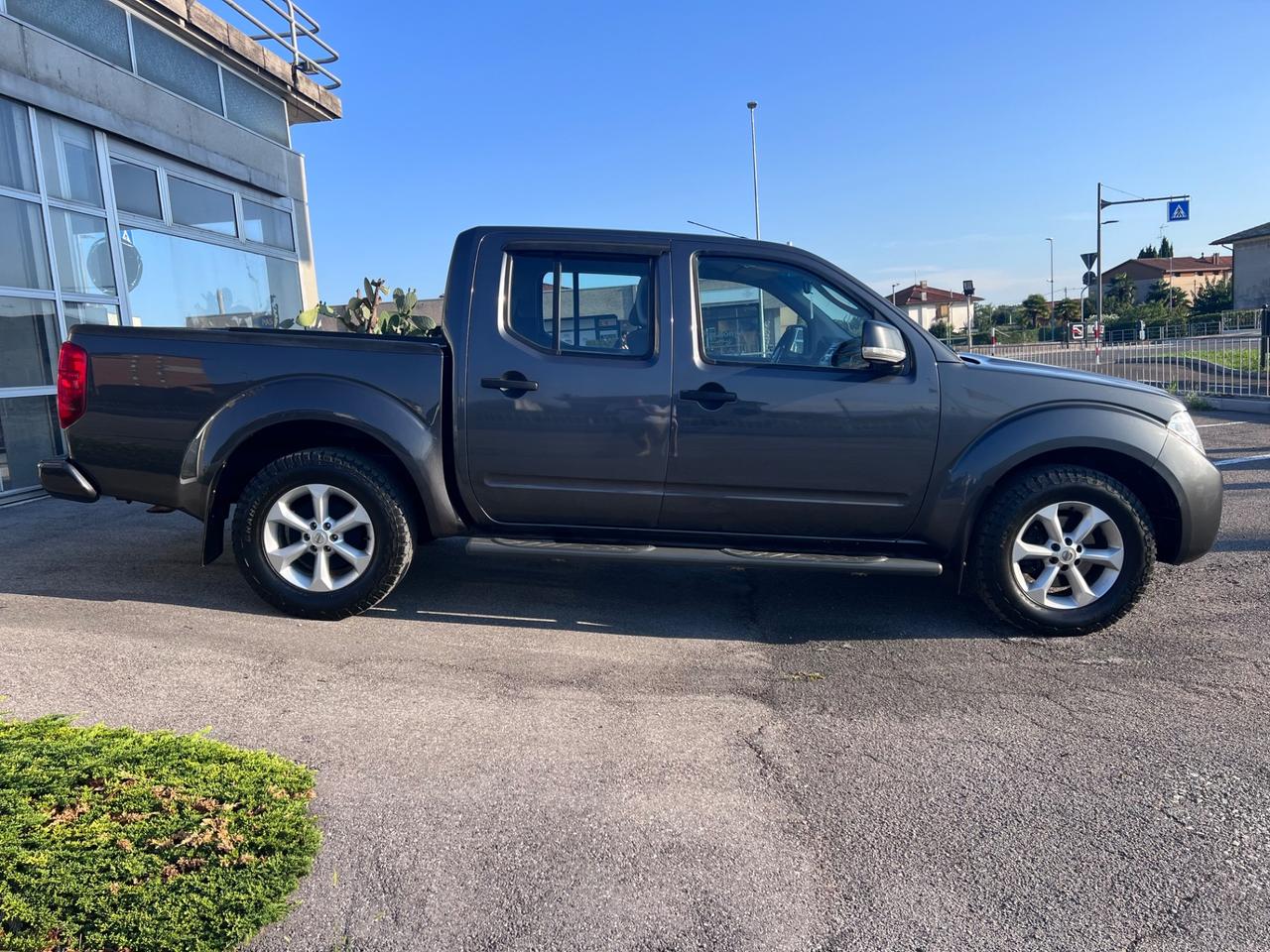 Nissan Navara 2.5 dCi 190CV 4 porte Double Cab LE Plus Restyling