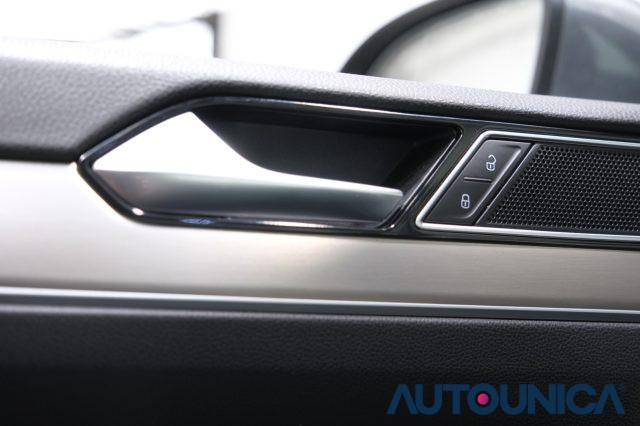 VOLKSWAGEN Passat Variant 2.0 TDI 190 CV DSG HIGHLINE BMT FARI LED