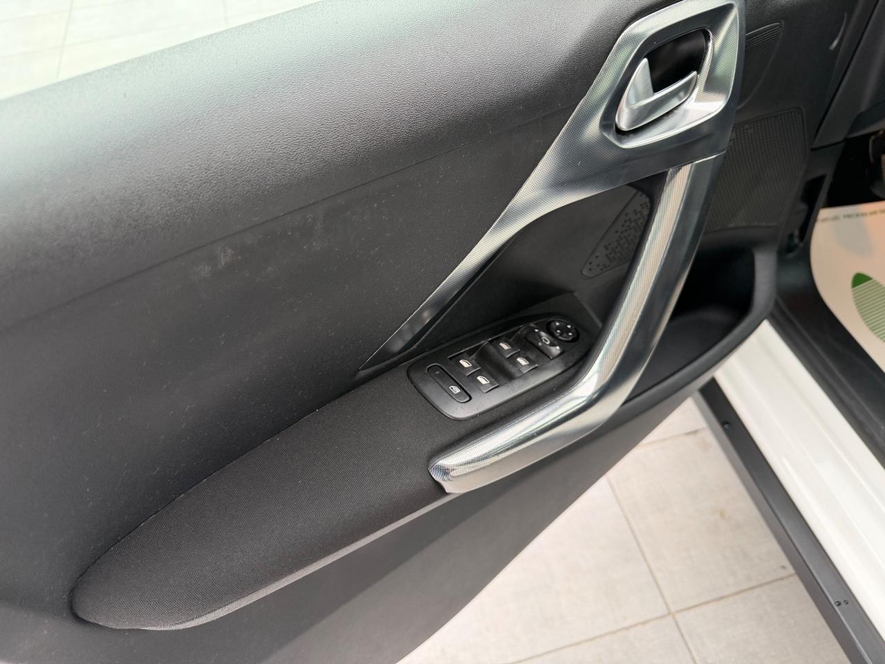 Peugeot 2008 1.6 e-HDi 115 CV Stop&Start Allure