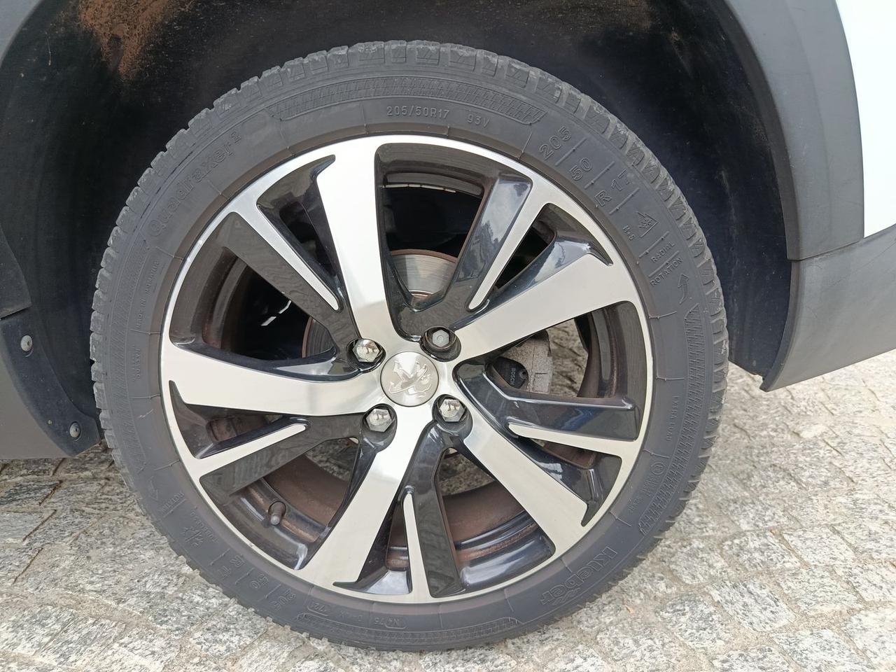 Peugeot 2008 Allure 1.6 Blue HDI 120 #6505