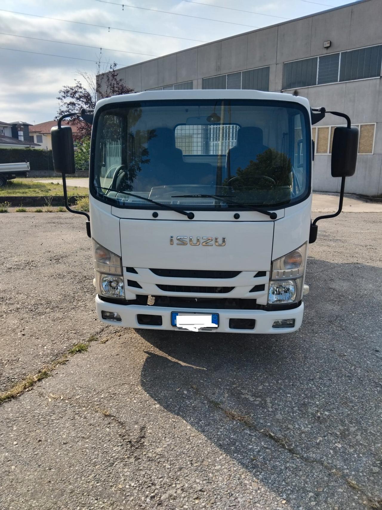 ISUZU 1.9 RIBALTABILE TRILATERALE KM 28.688 EURO 6