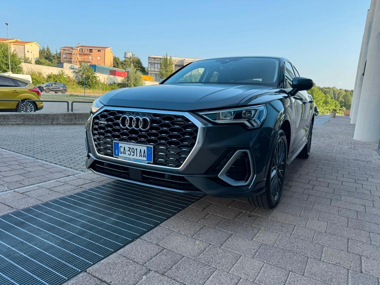 Audi Q3 SPORTBACK S LINE