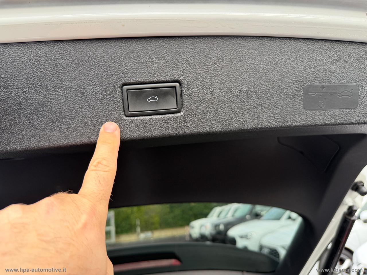 VOLKSWAGEN T-Roc 2.0TDI R-LINE NAVI LED PELLE MATRIX