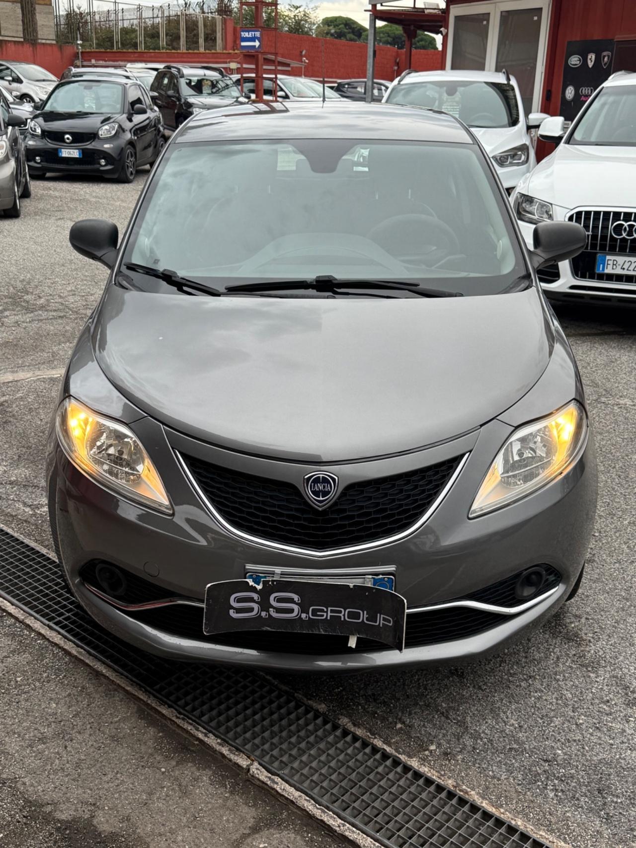 Ypsilon 1.2 69 CV 5 porte/rate/permute/garanzia