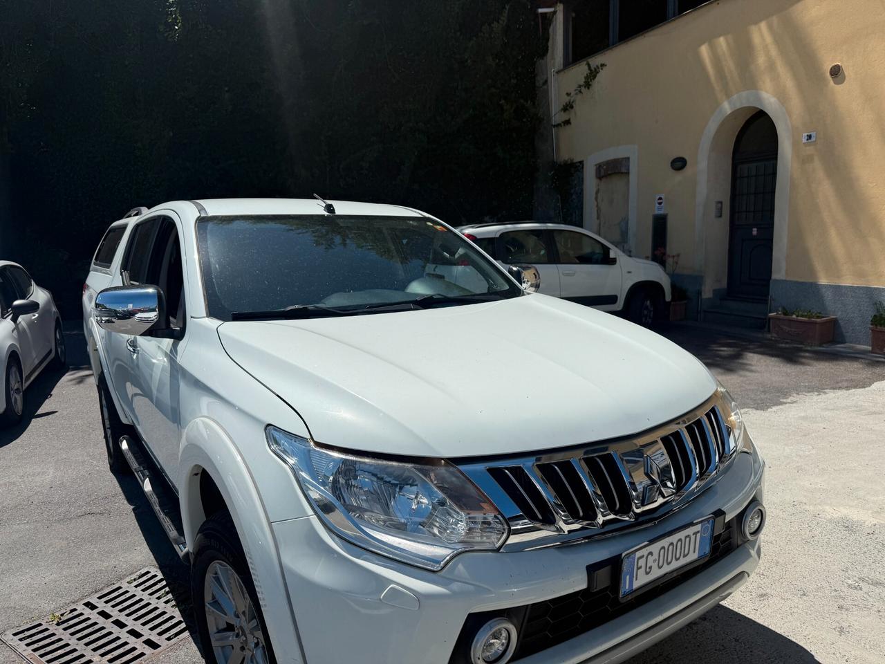 Mitsubishi L200 2.4 DI-D/181CV Double Cab Intense Hp Mivec