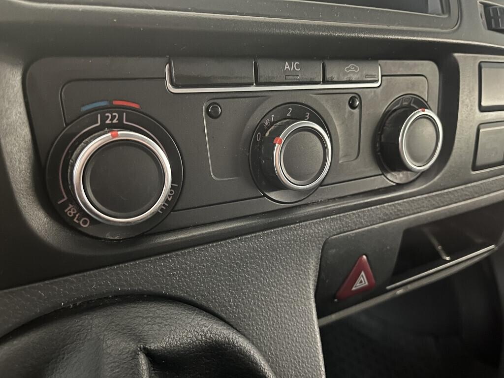 Volkswagen Transporter T5 2.0 TDI corto
