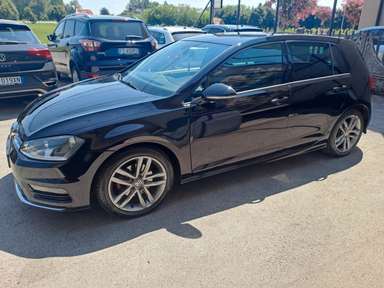 Volkswagen Golf 1.6 TDI 110CV R-Line - OK NEOPATENTATI