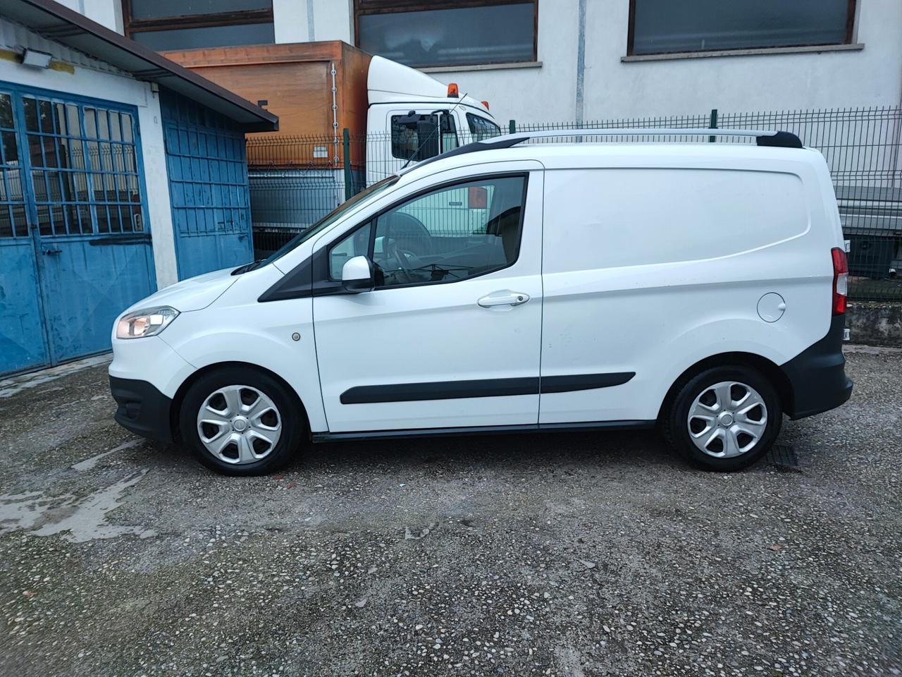 Ford Courier Euro 6B Tdci