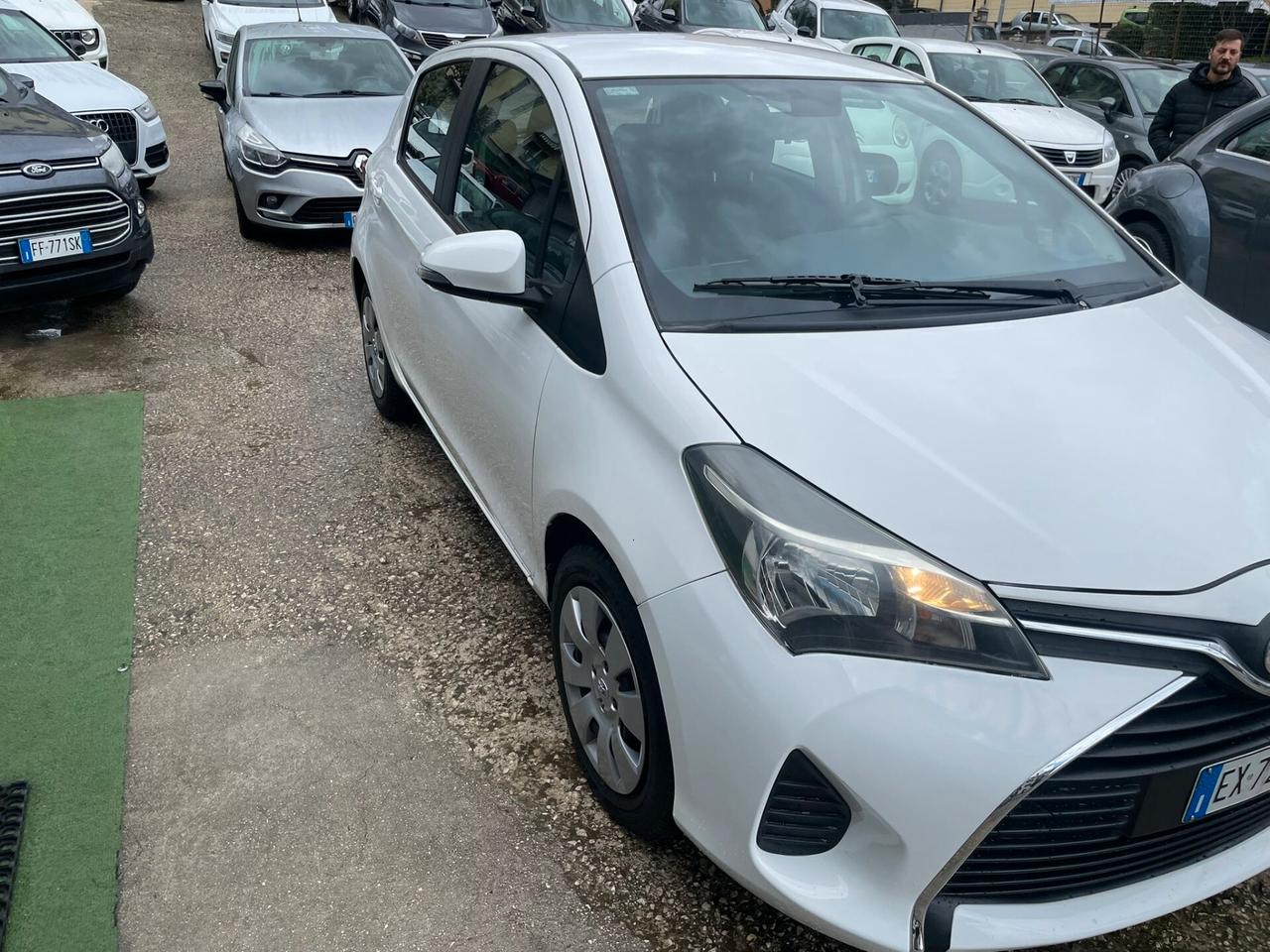 Toyota Yaris 1.0 5porte Active 2015