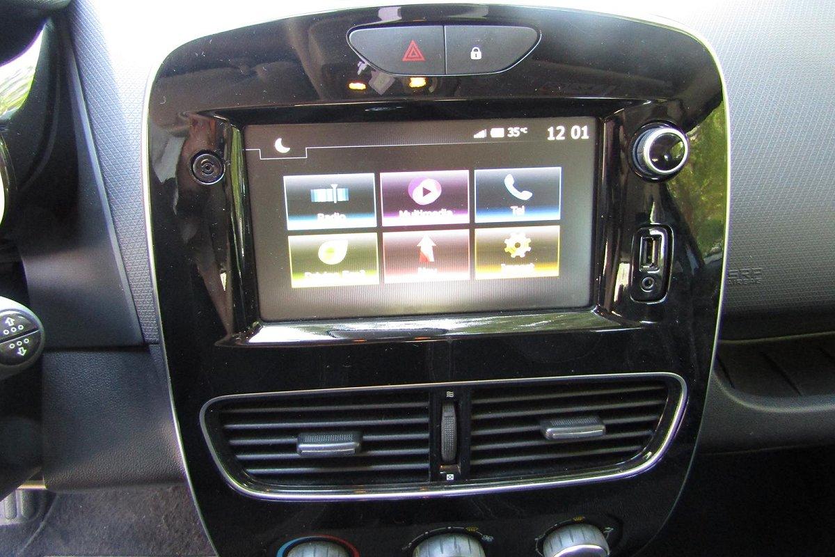 RENAULT Clio TCe 12V 90 CV 5 porte Moschino Intens