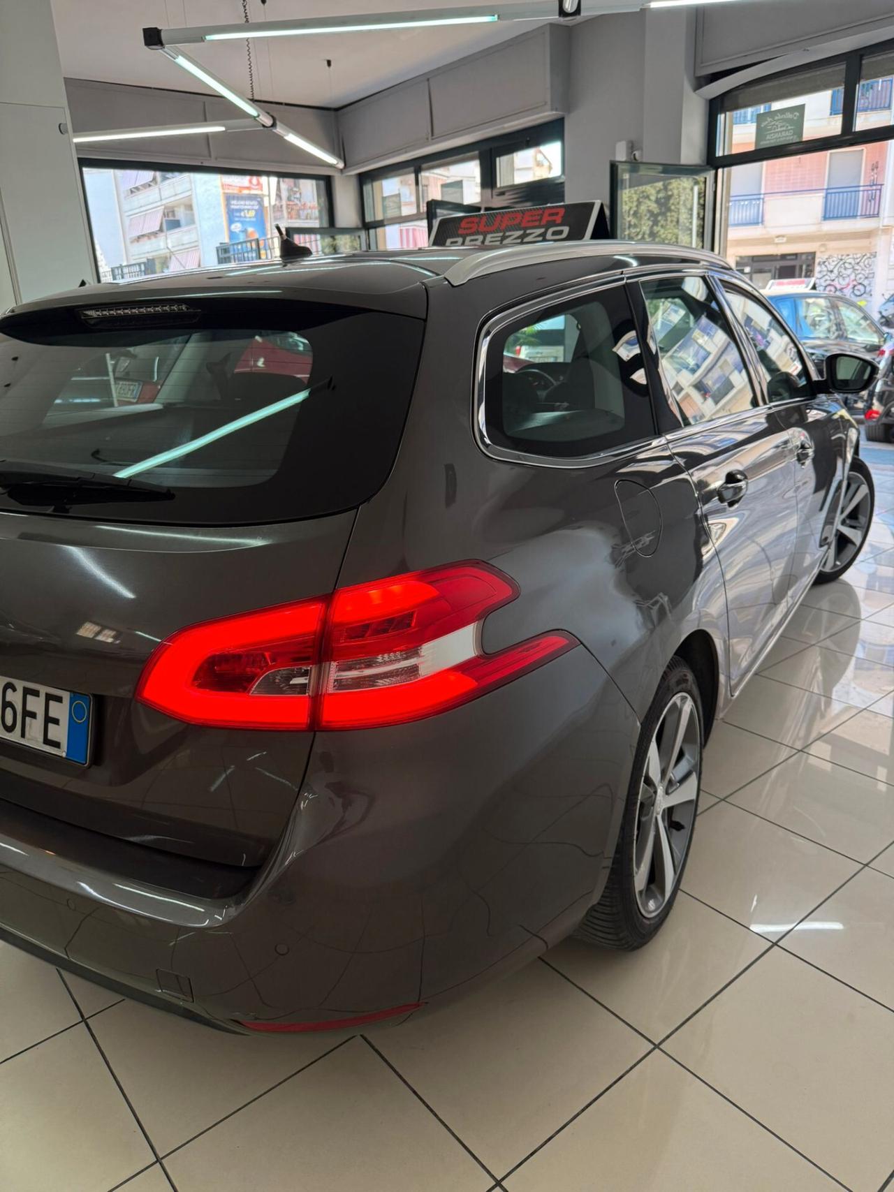 Peugeot 308 BlueHDi 120 S&S EAT6 SW Allure